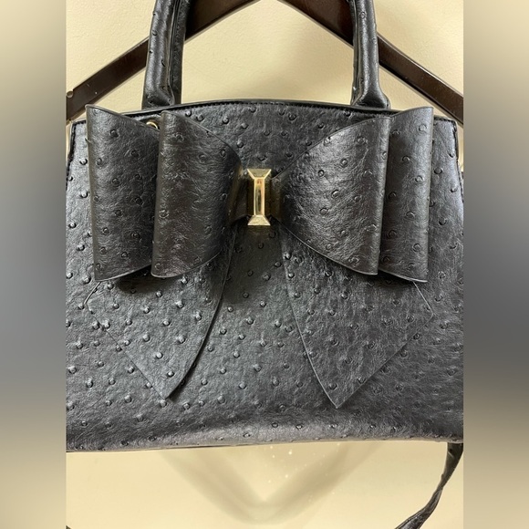 Crossi Black Faux Ostrich Black Handbag with Bow Shoulder Strap Crossbody - Picture 3 of 11